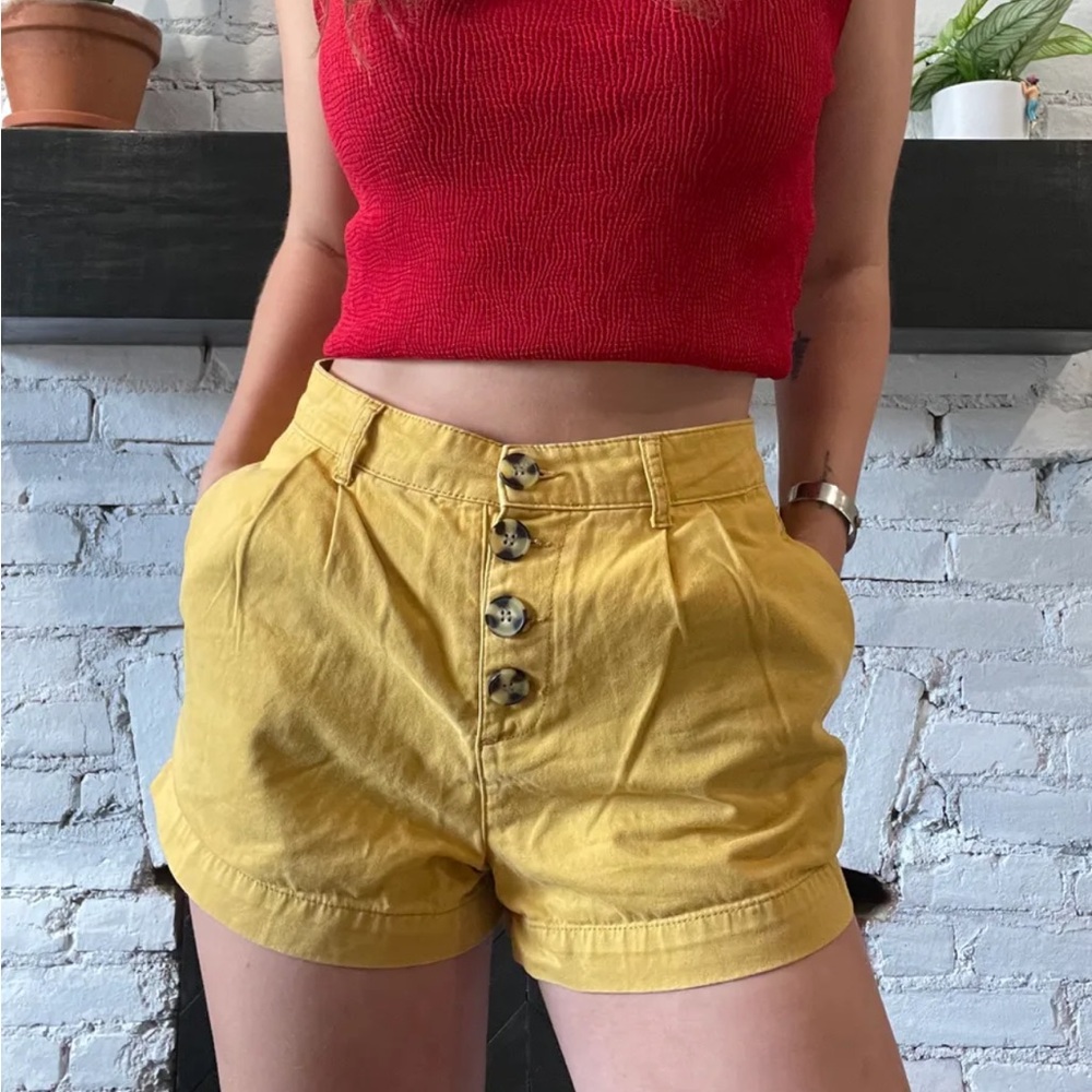 BDG highwaisted yellow shorts🌻
